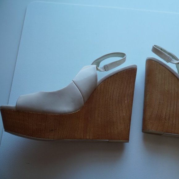 BCBGENERATION WEDGE HEELS, LIGHT PINK, SIZE 6 - Picture 2 of 8